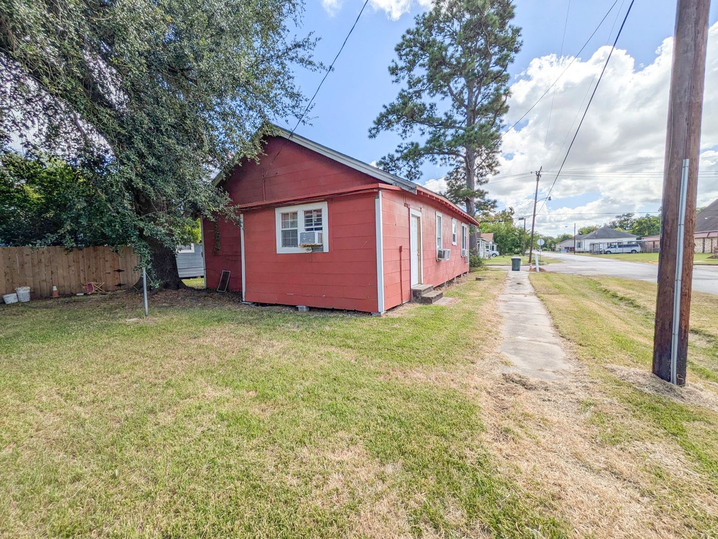 1105 Ewing St Beaumont Tx 77701 – photo 2