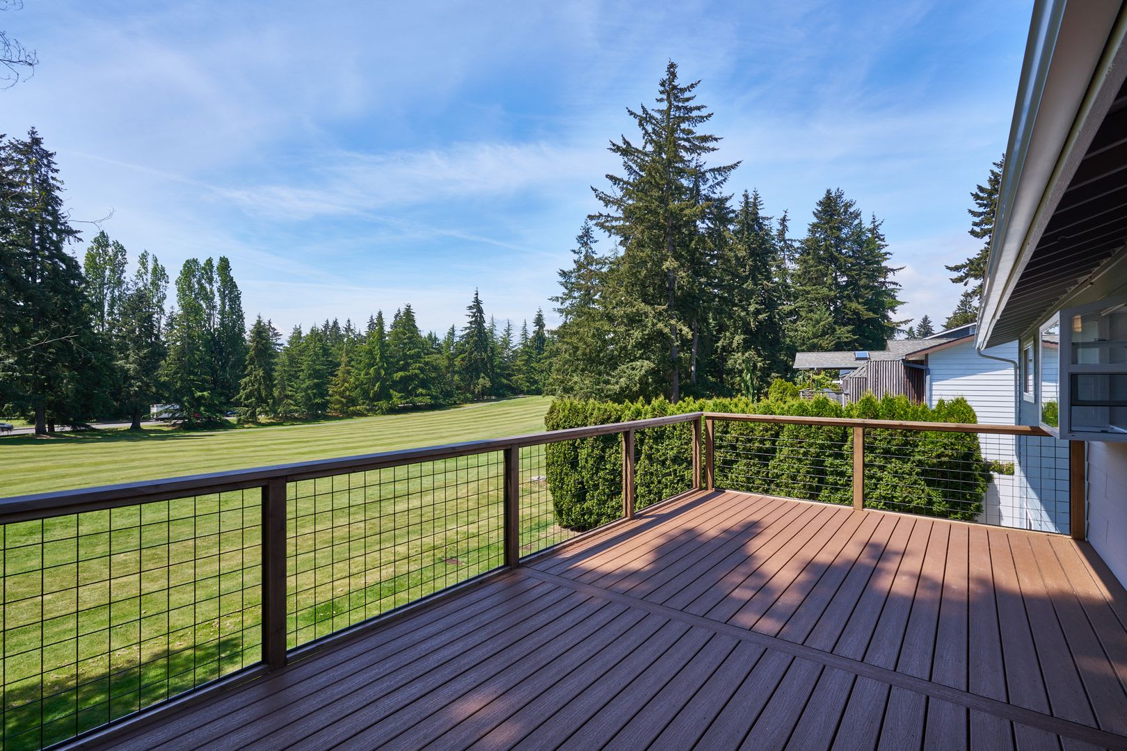 Recently Renovated 4BR/3BA Home Backing the Golf Course – Federal Way – photo 3