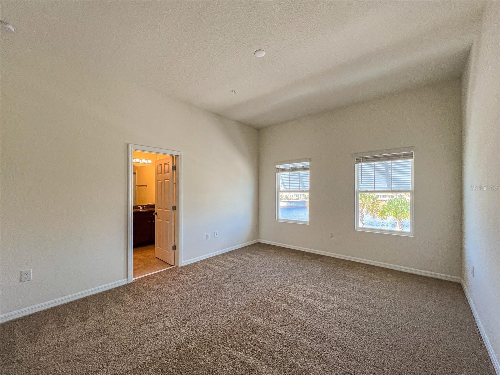 10227 HIGHLINE CREST Street – photo 4