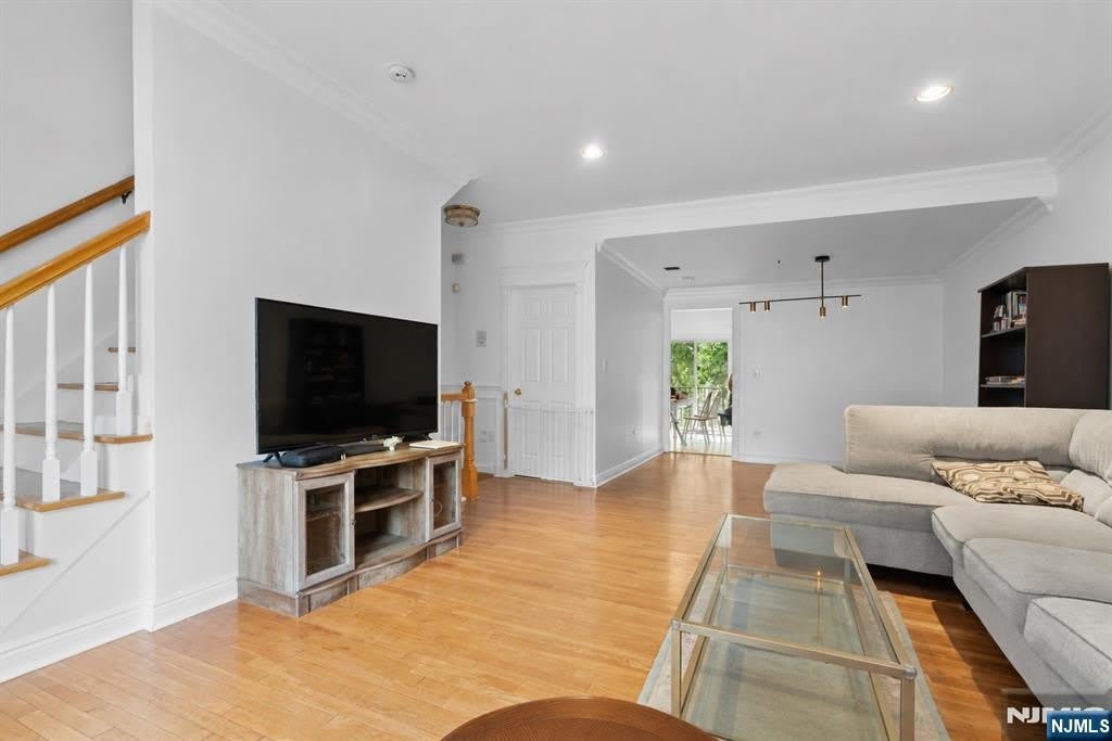 9 Hackensack Avenue – photo 3