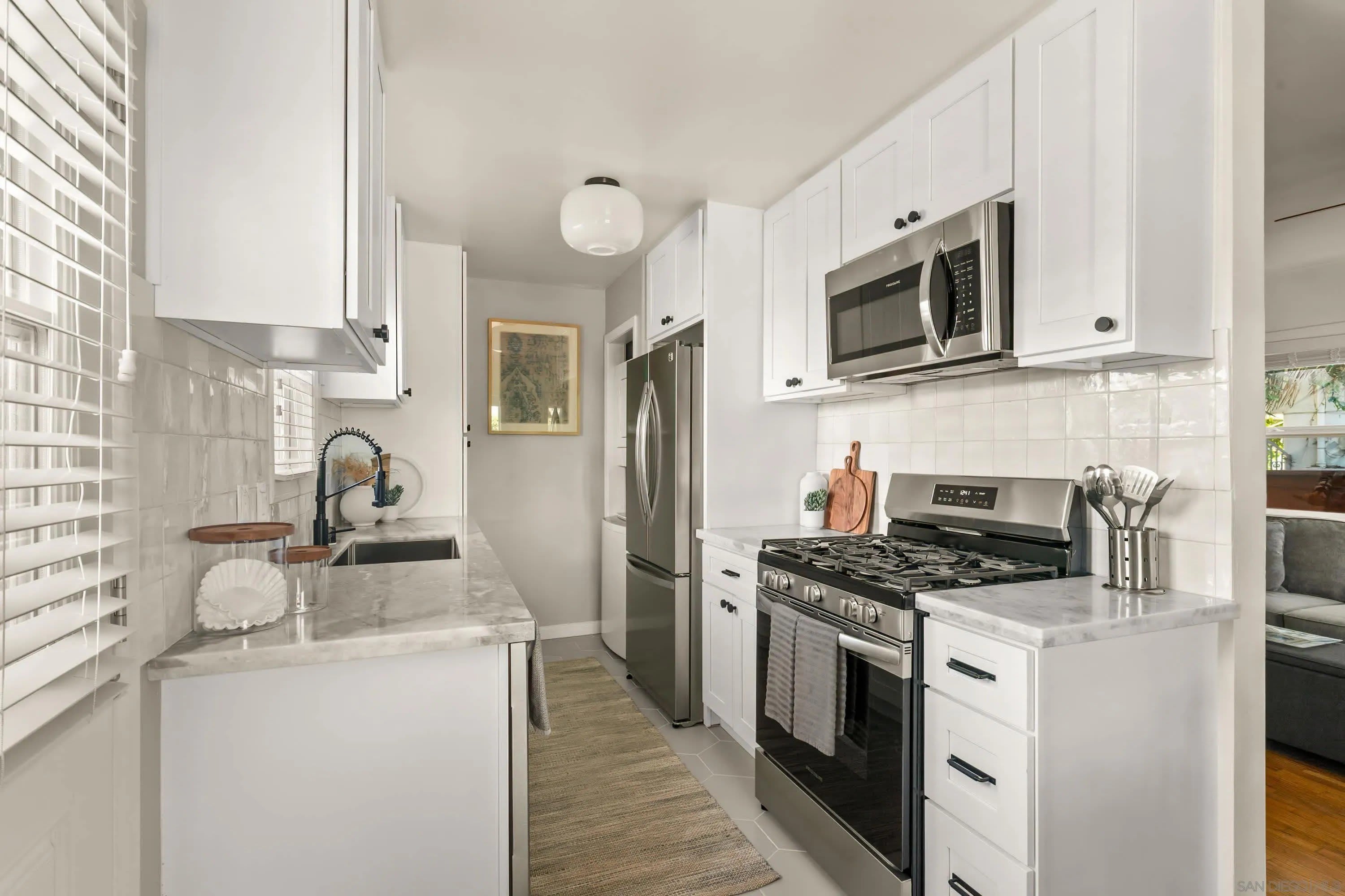 1453 Thomas Ave – photo 4