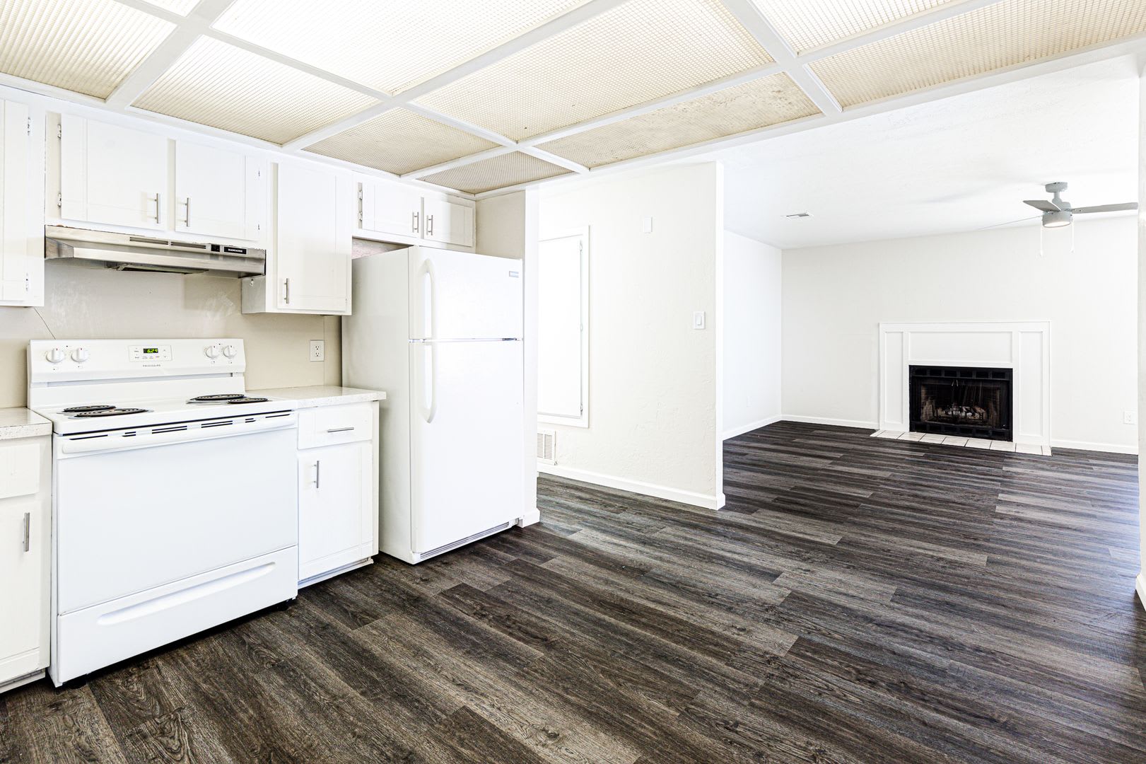 Beautifully Renovated 2bed/2bath Flat – photo 5