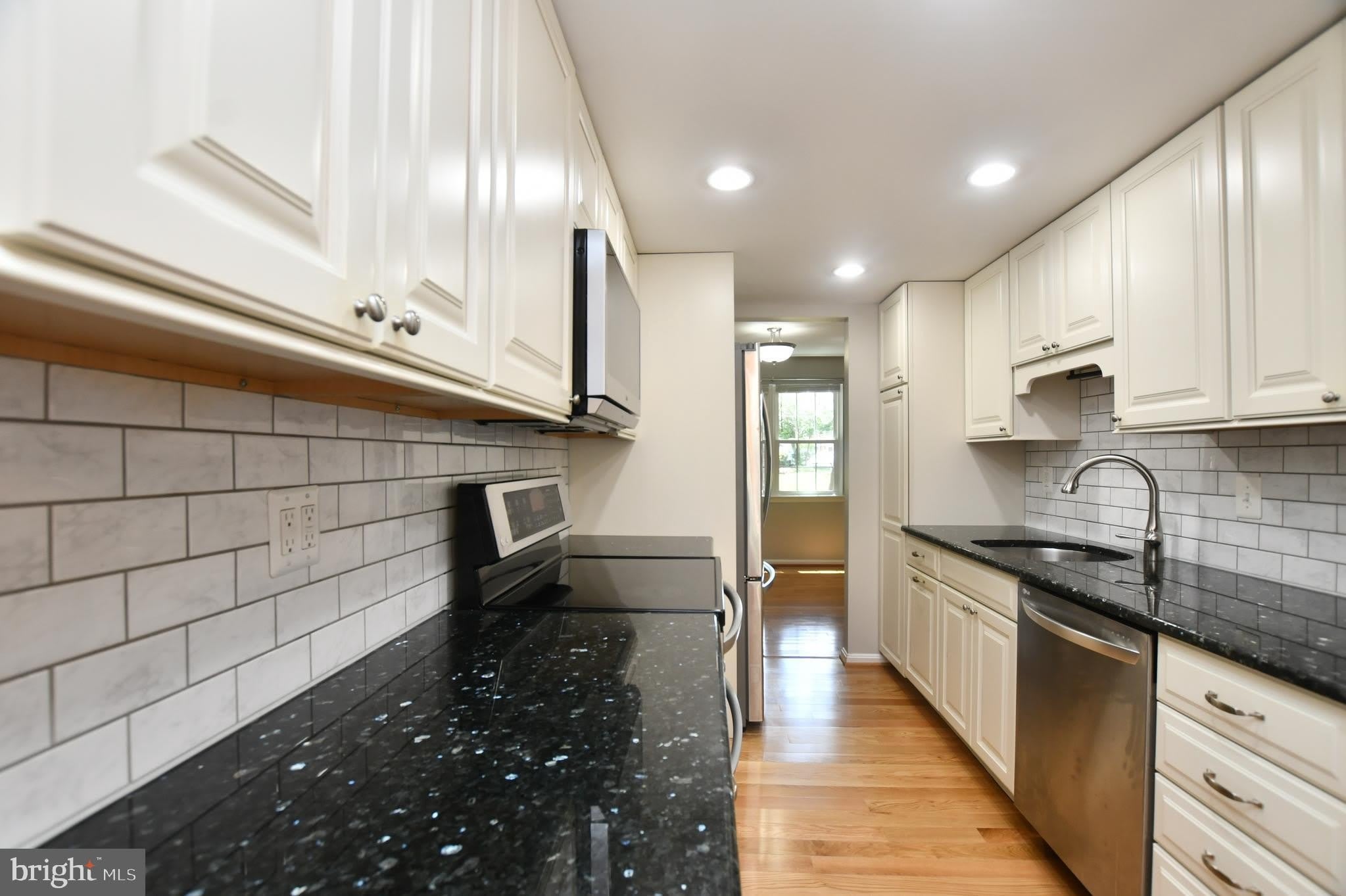 7733 TREVINO Lane – photo 5