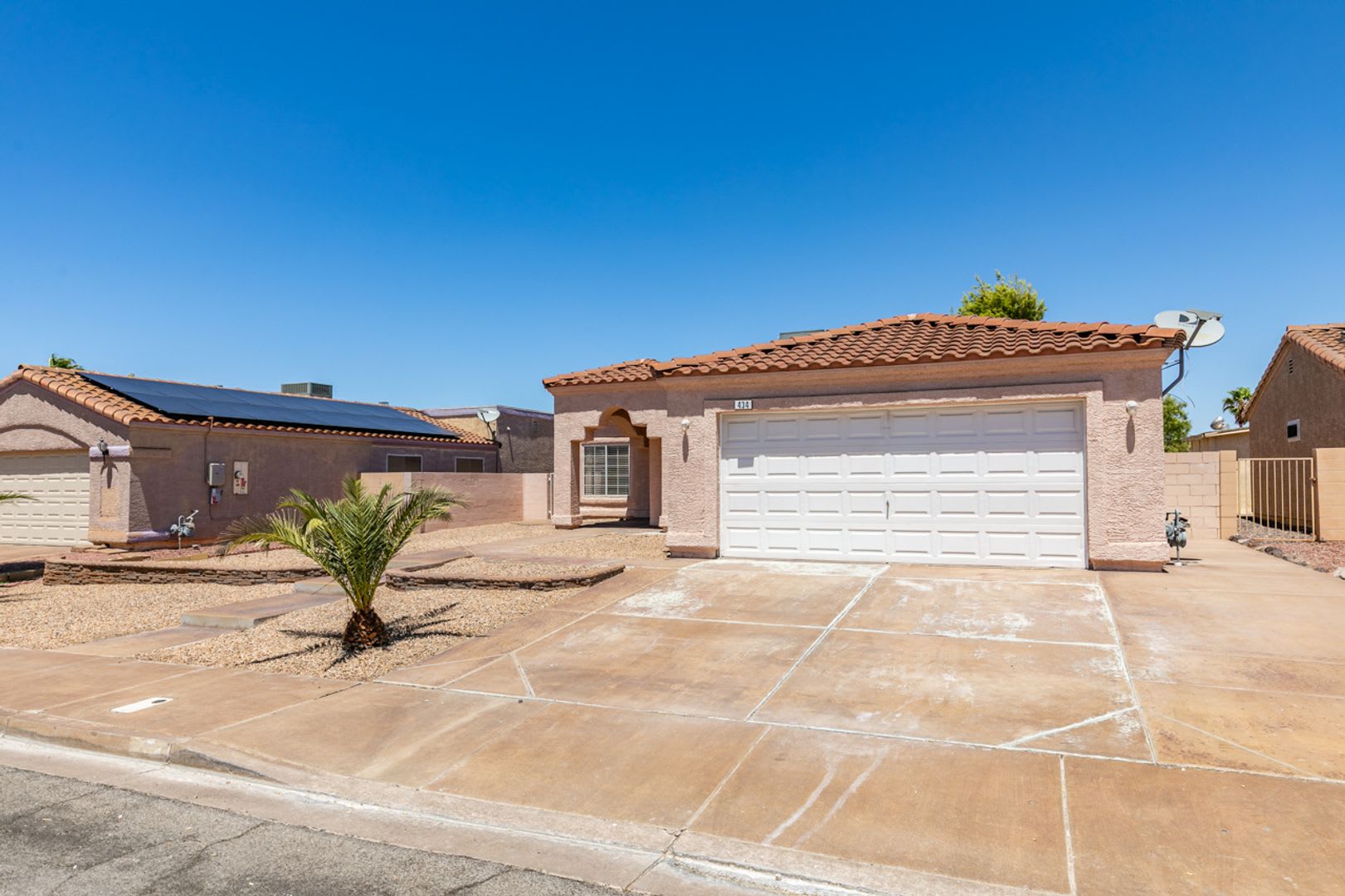 Updated! 3-bedroom, 2-bath home with large backyard, in the heart of Henderson – photo 2