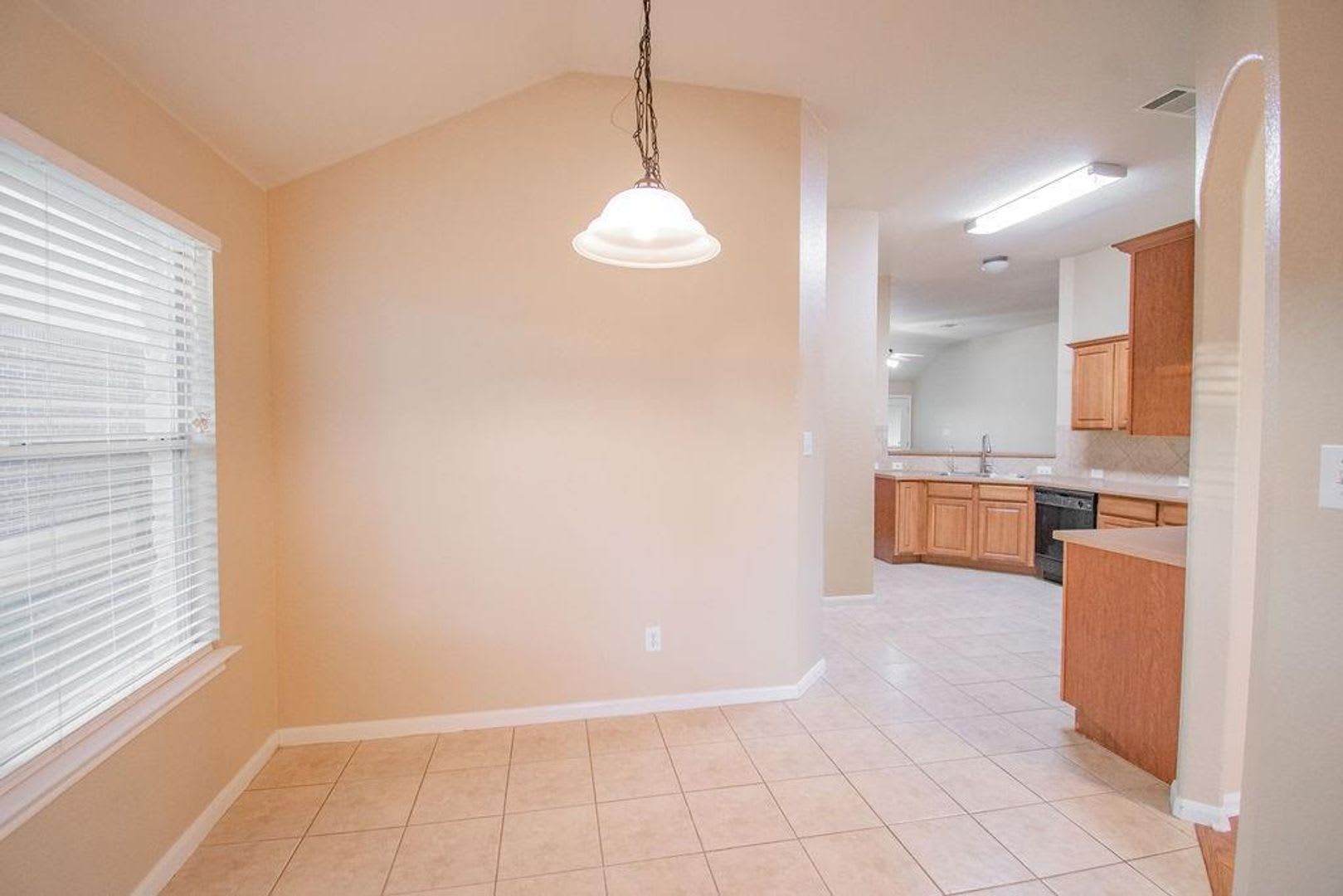Open living concept for easy entertaining for the holidays! – photo 1