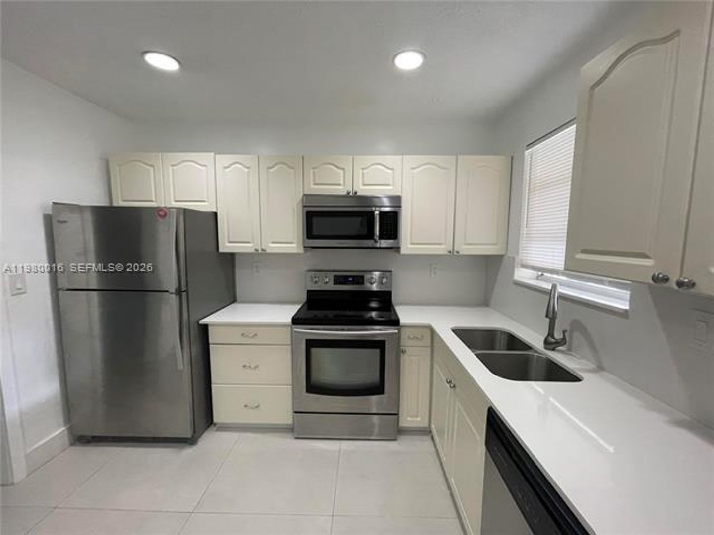 930 Benevento Ave Cu 930 Coral Gables Fl 33146 – photo 1