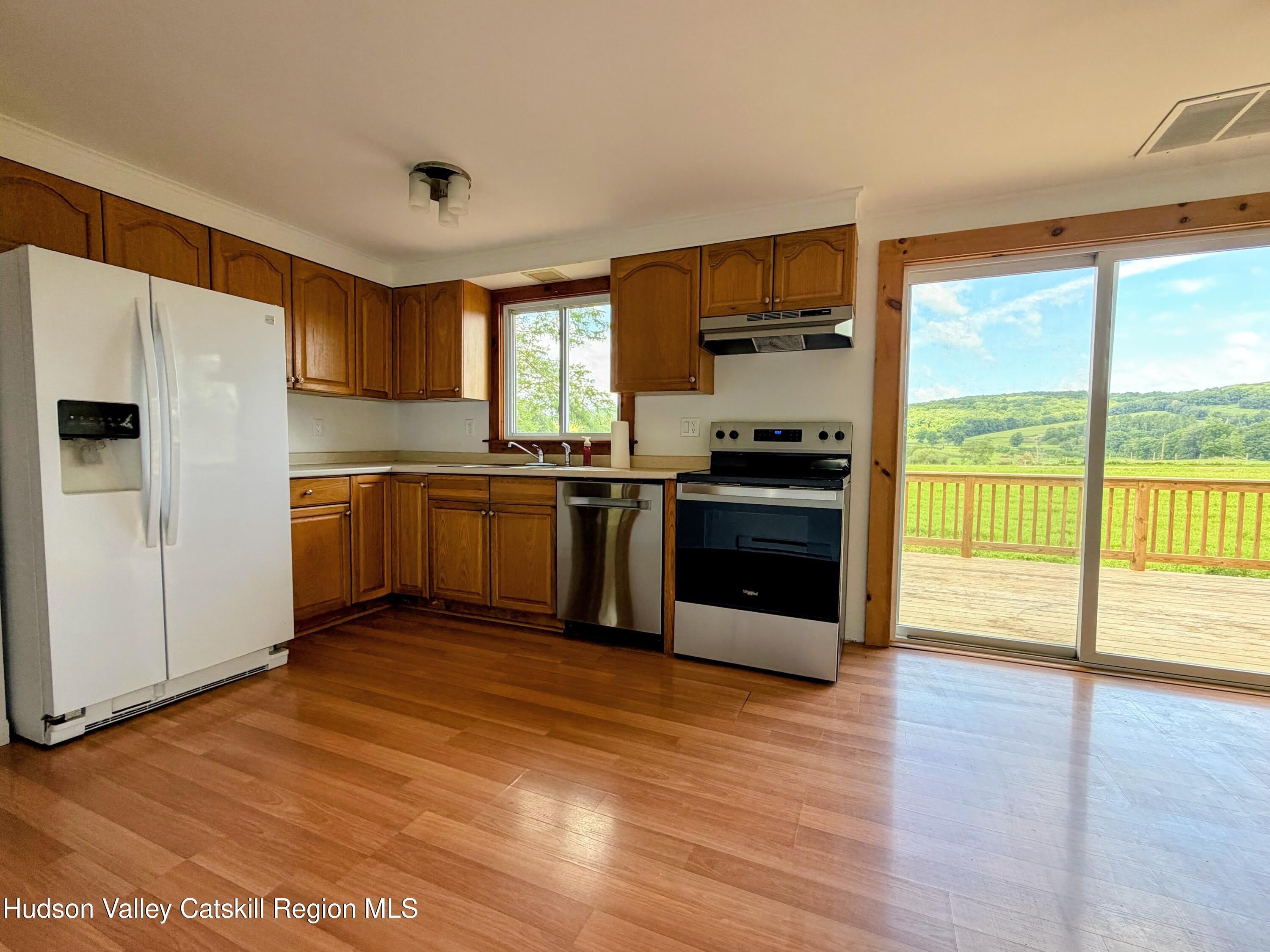 1015 Lakeview Road – photo 4