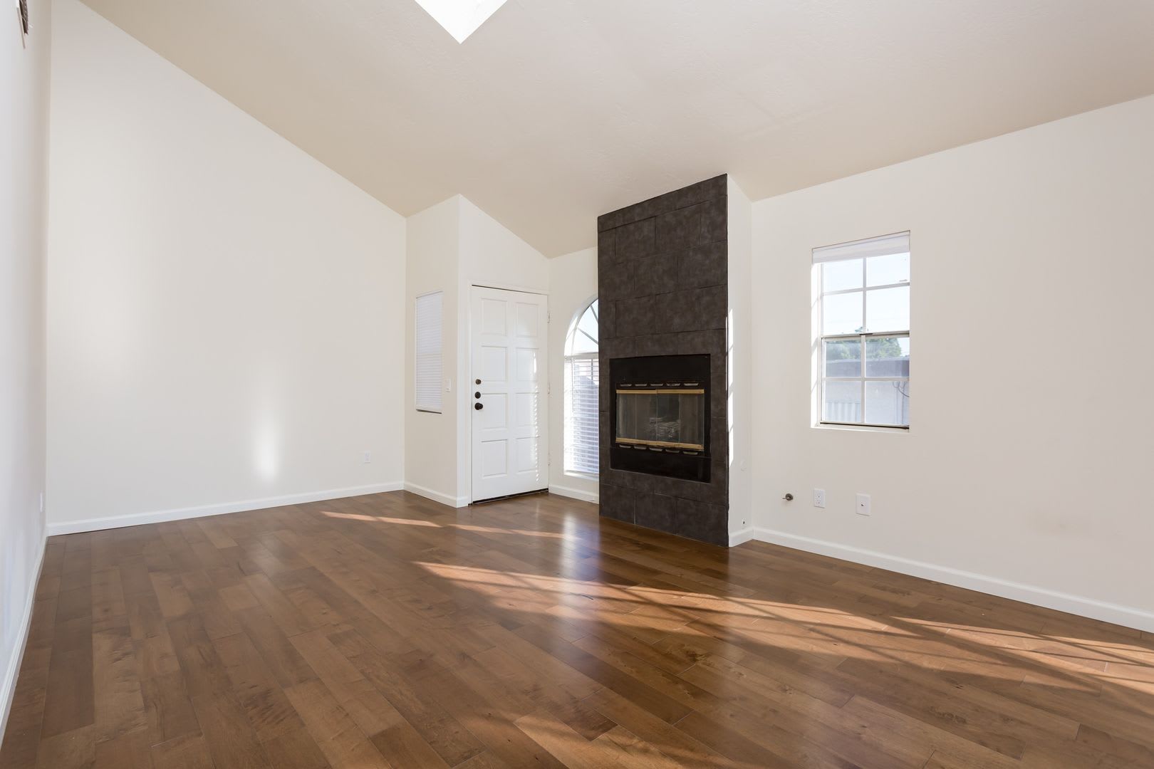 Updated Condo in University Heights – photo 3