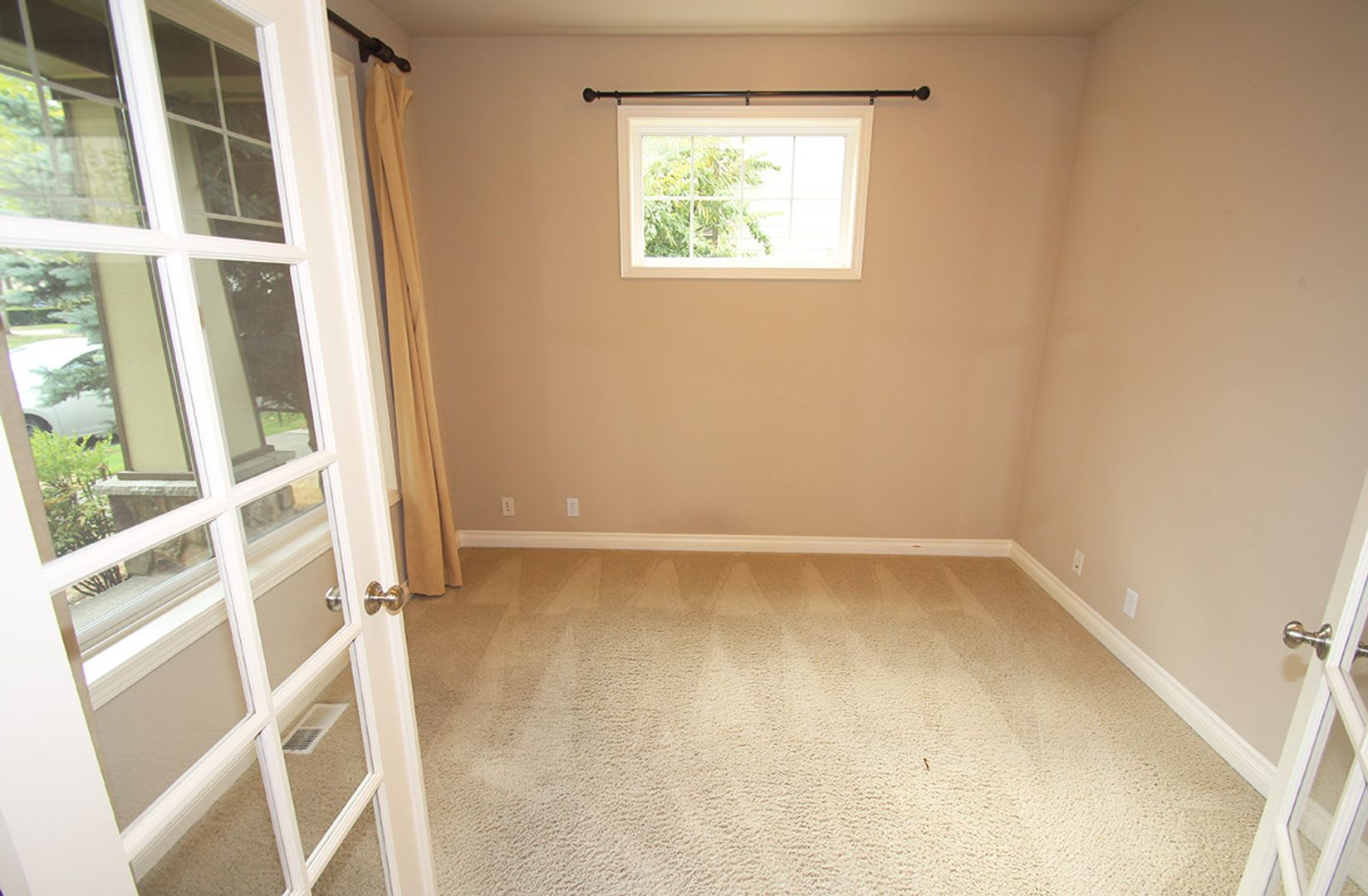 4 BEDROOM REDMOND HOME FOR RENT WITH 2 CAR GARAGE! – photo 3