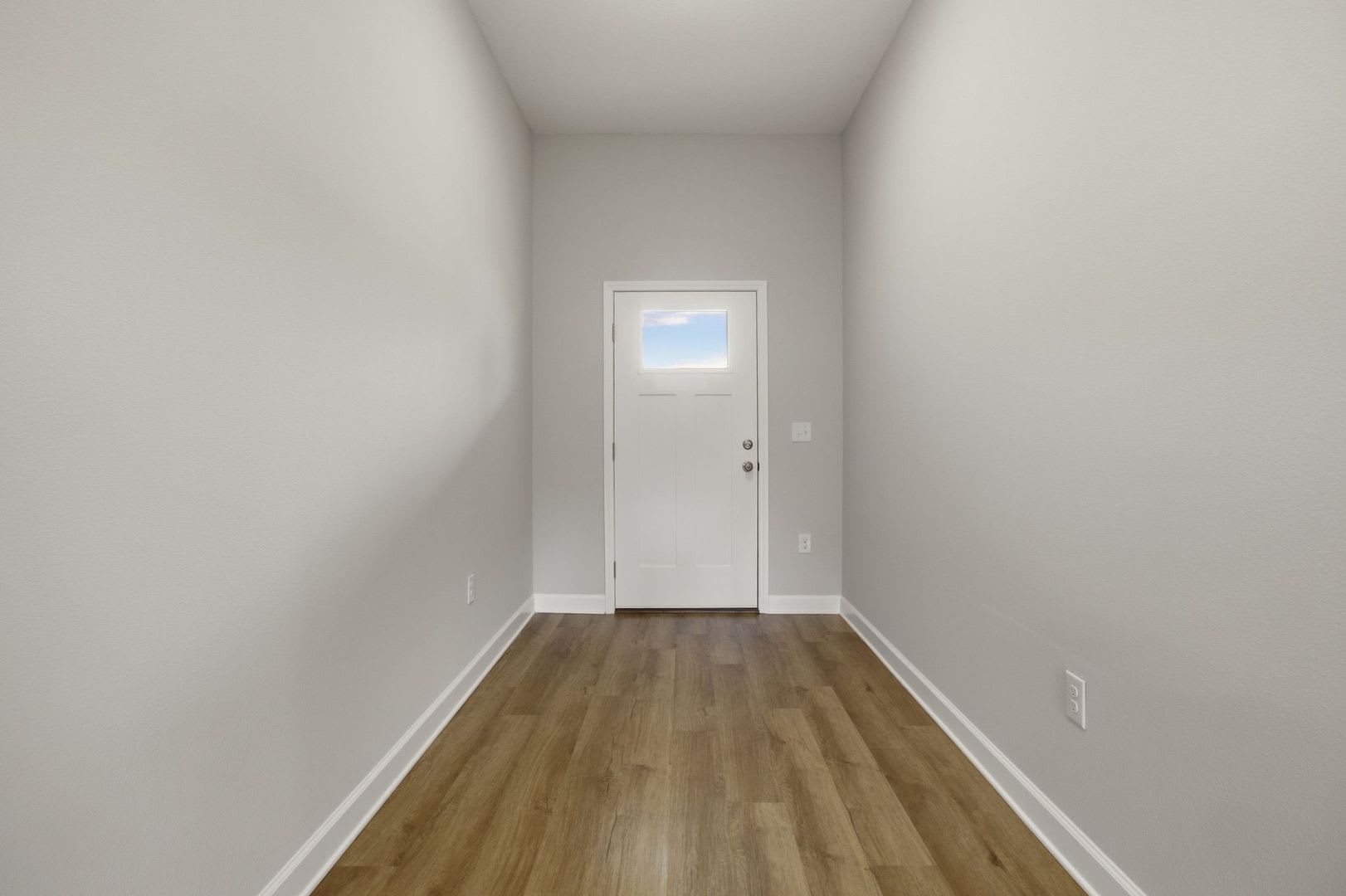 New 4 Bedroom in CRESTVIEW!! – photo 5