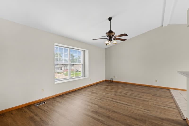 708 Tobermory Court – photo 4