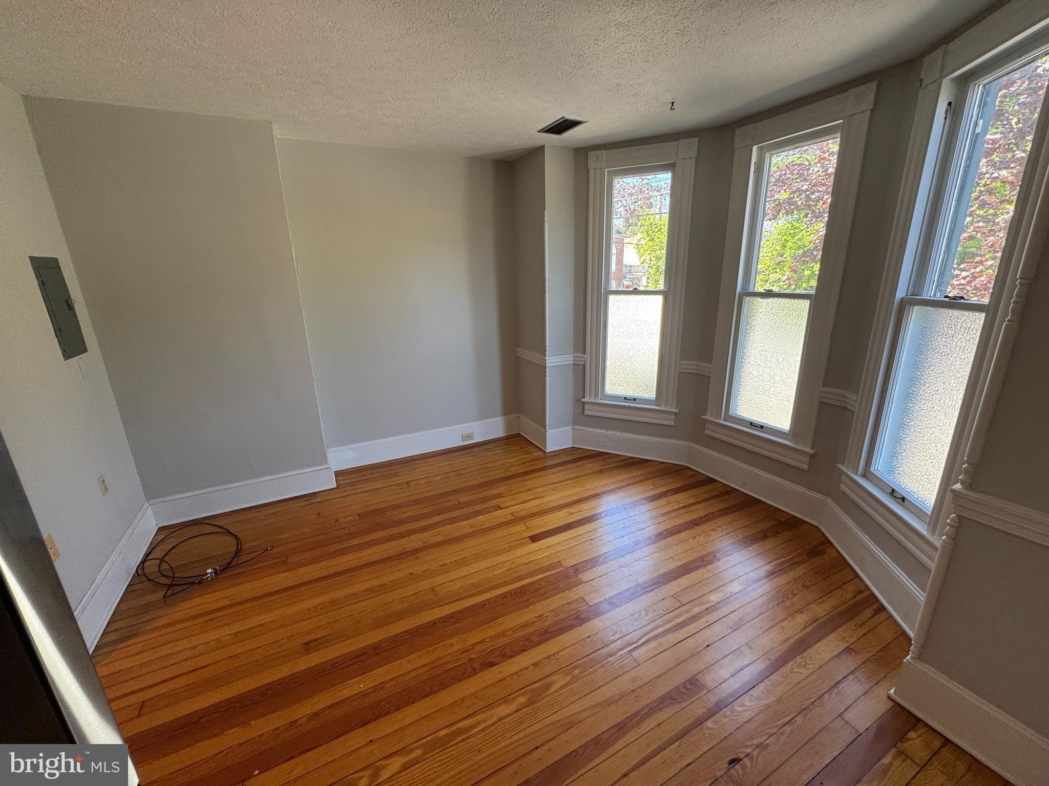 29 W LEICESTER ST – photo 1