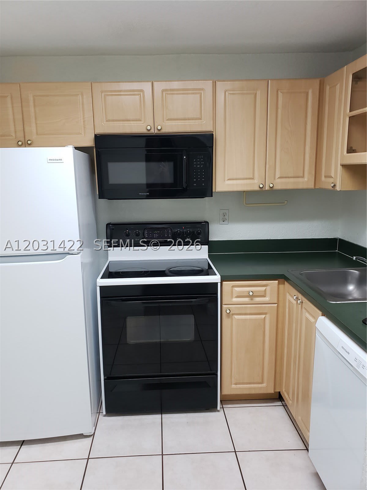 9310 Fontainebleau Blvd – photo 3