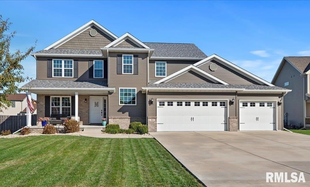 911 Boxwood Court – photo 1