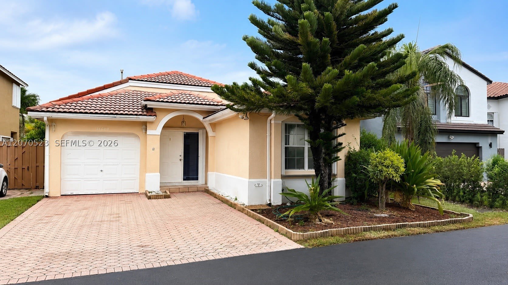 15609 SW 100th Ter – photo 1