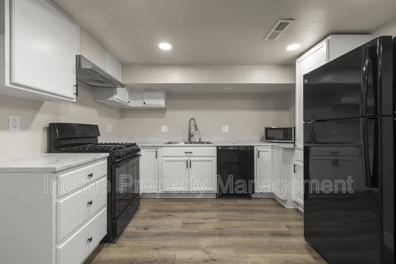 43 W 100 N – photo 5