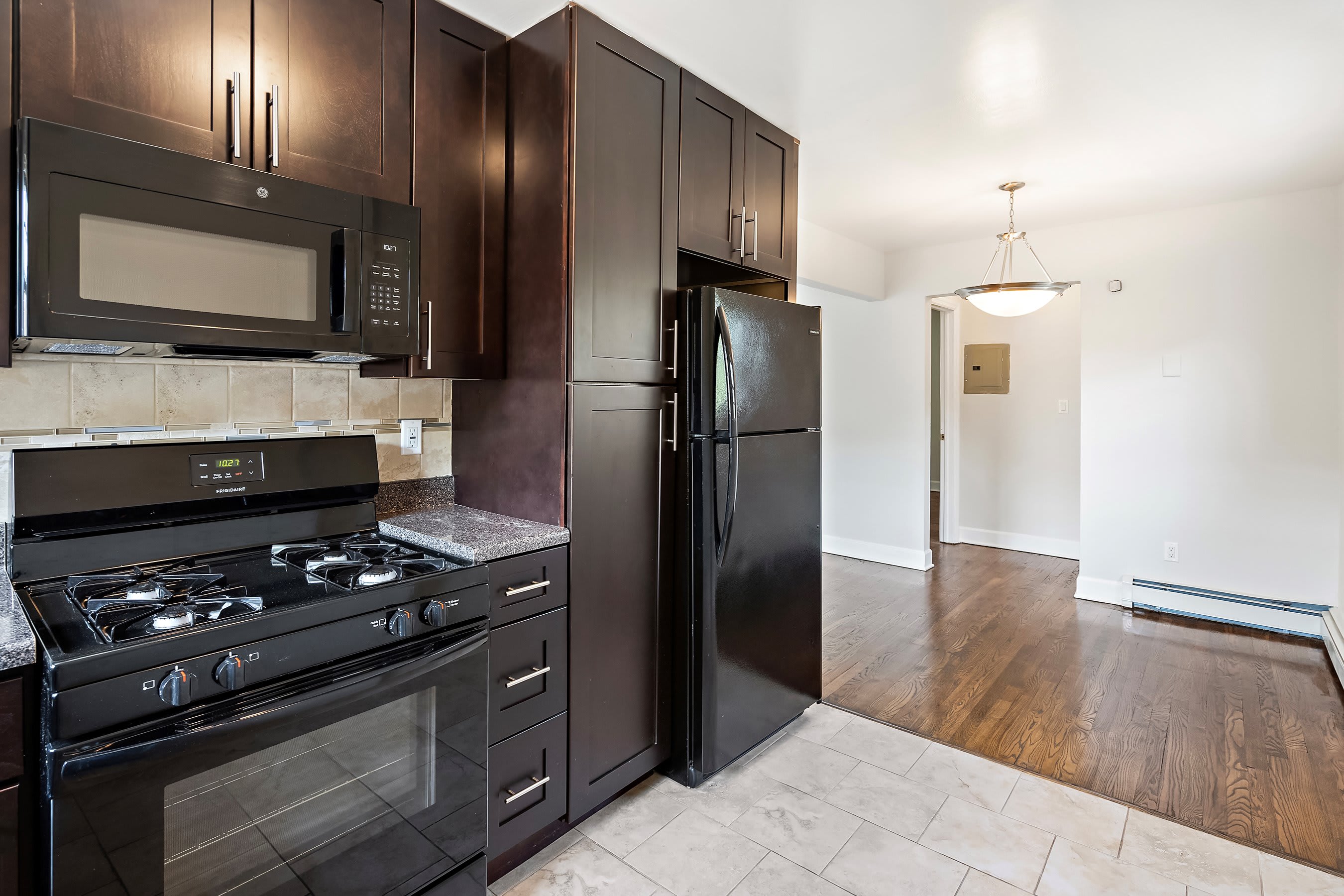 Crossroads Gardens Apartments – photo 3