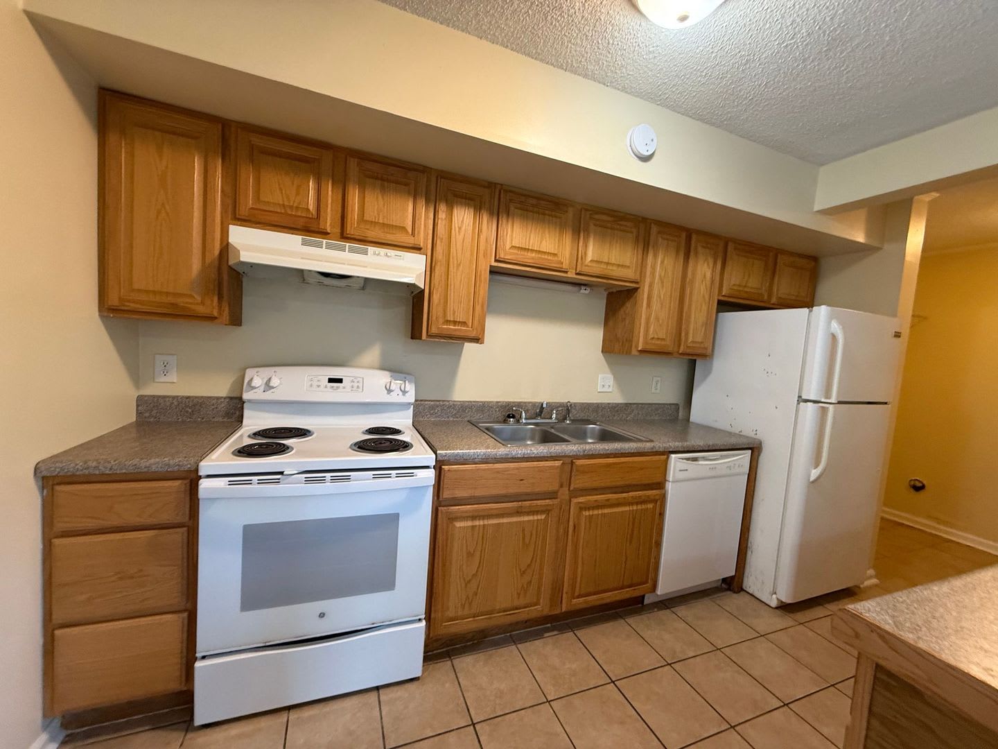 3 Bedroom 1.5 Bathroom – photo 4