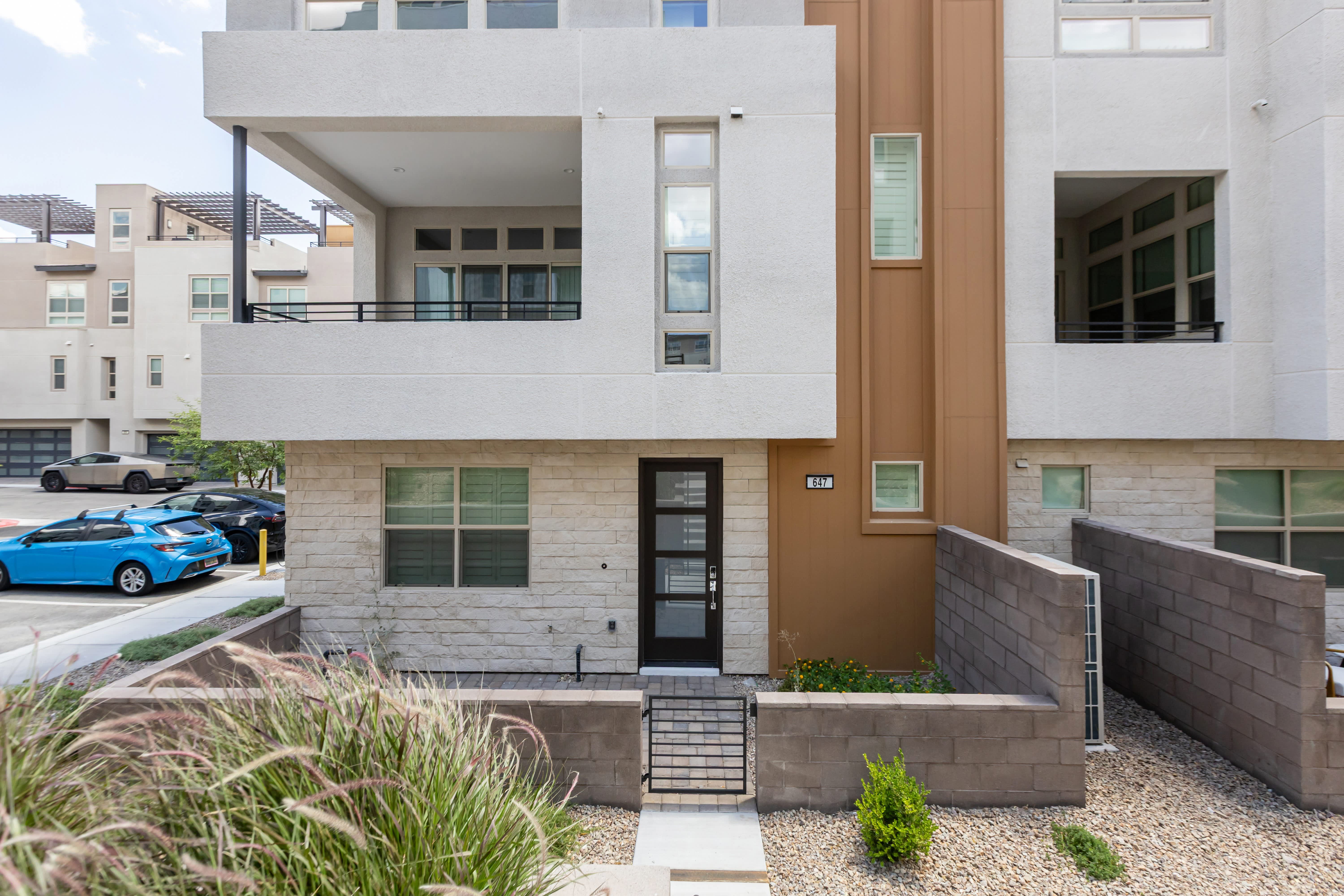 647 Spotted Falcon Street – photo 5