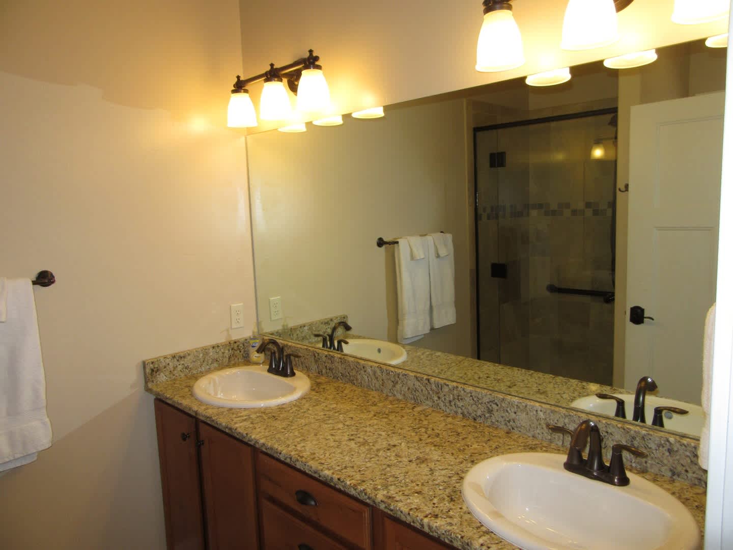 2 Bed 2 Bath Furnished Duplex – photo 5