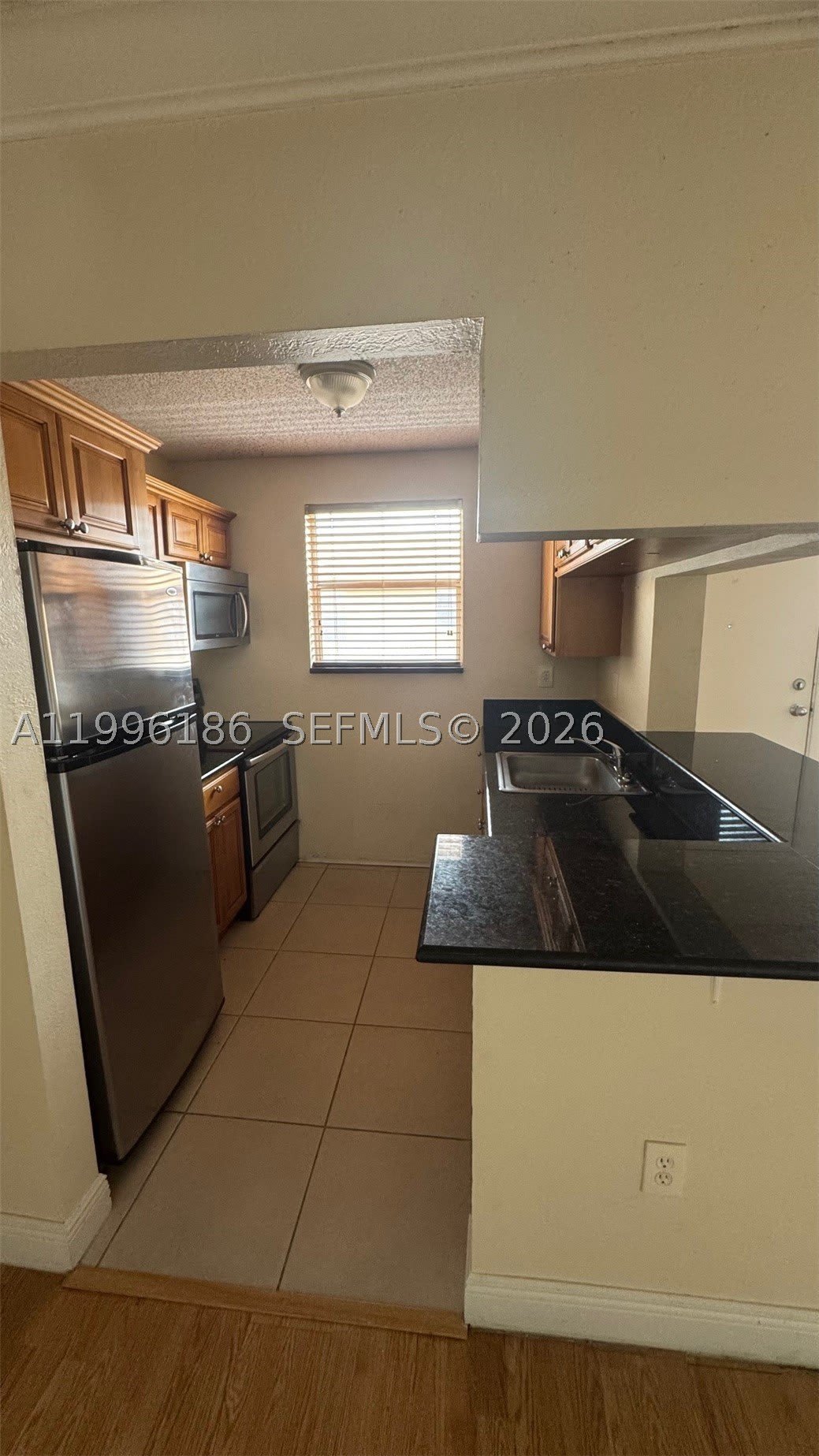 2441 SW 31st Ave – photo 4