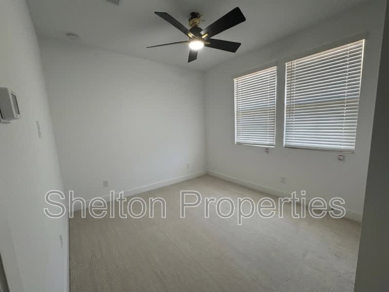 10213 W Fairmount Ave – photo 4
