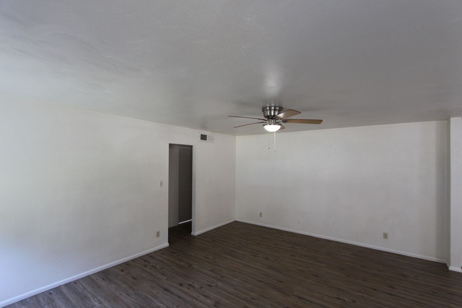 500 Move In Special 3 Bedroom Home In Bow Arrow Acres Large Yard Wood Burning Fireplace – photo 5