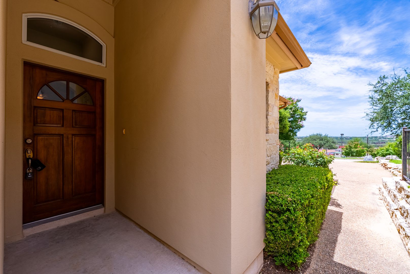 Luxury Living Stunning 2 Bed Townhome In Lakeway Your Dream Home Awaits Schedule Your Tour Today – photo 4
