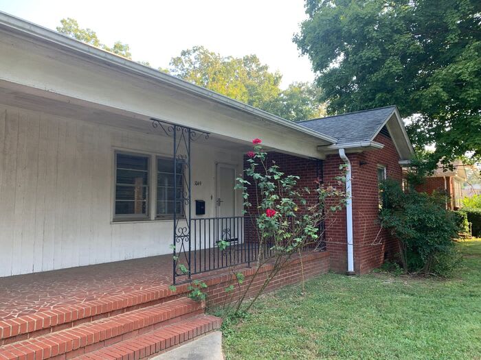 1049 East Main Street – photo 2