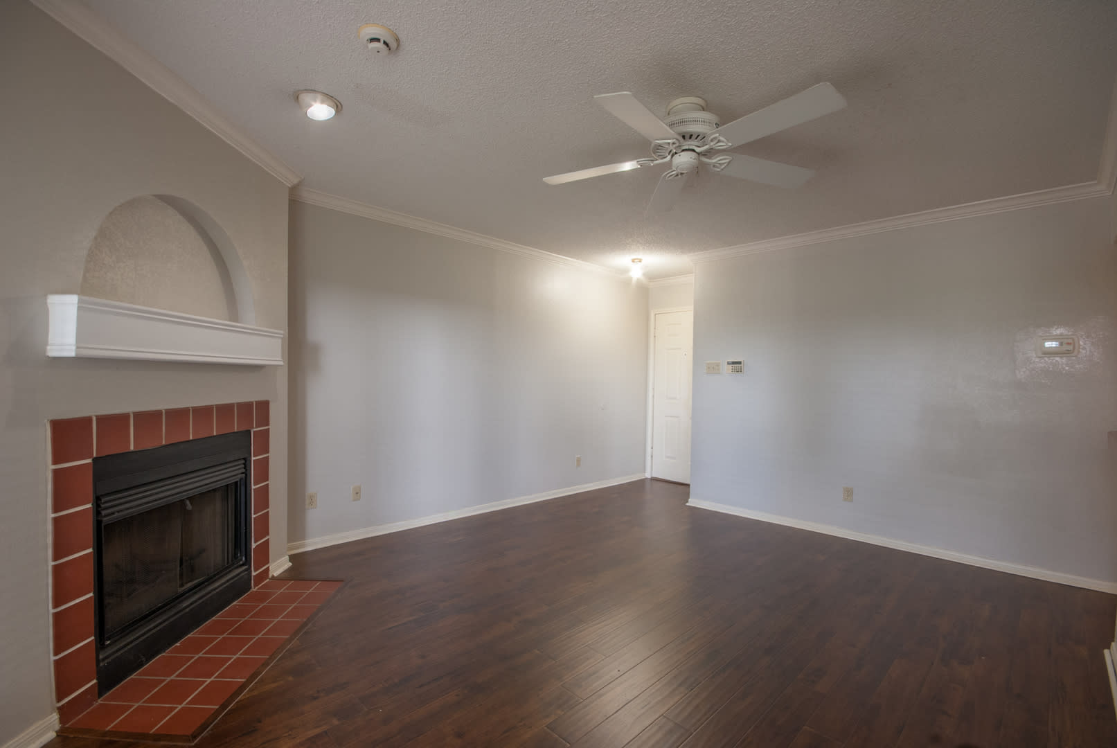 2 Bedroom / 2 Bath Condo Off of Far West – photo 3