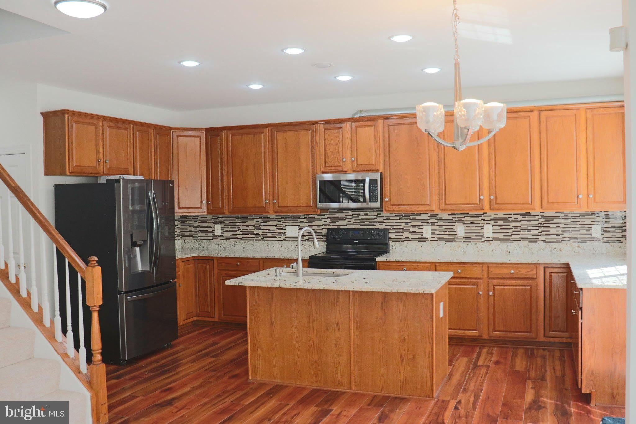8140 GILROY Drive – photo 5