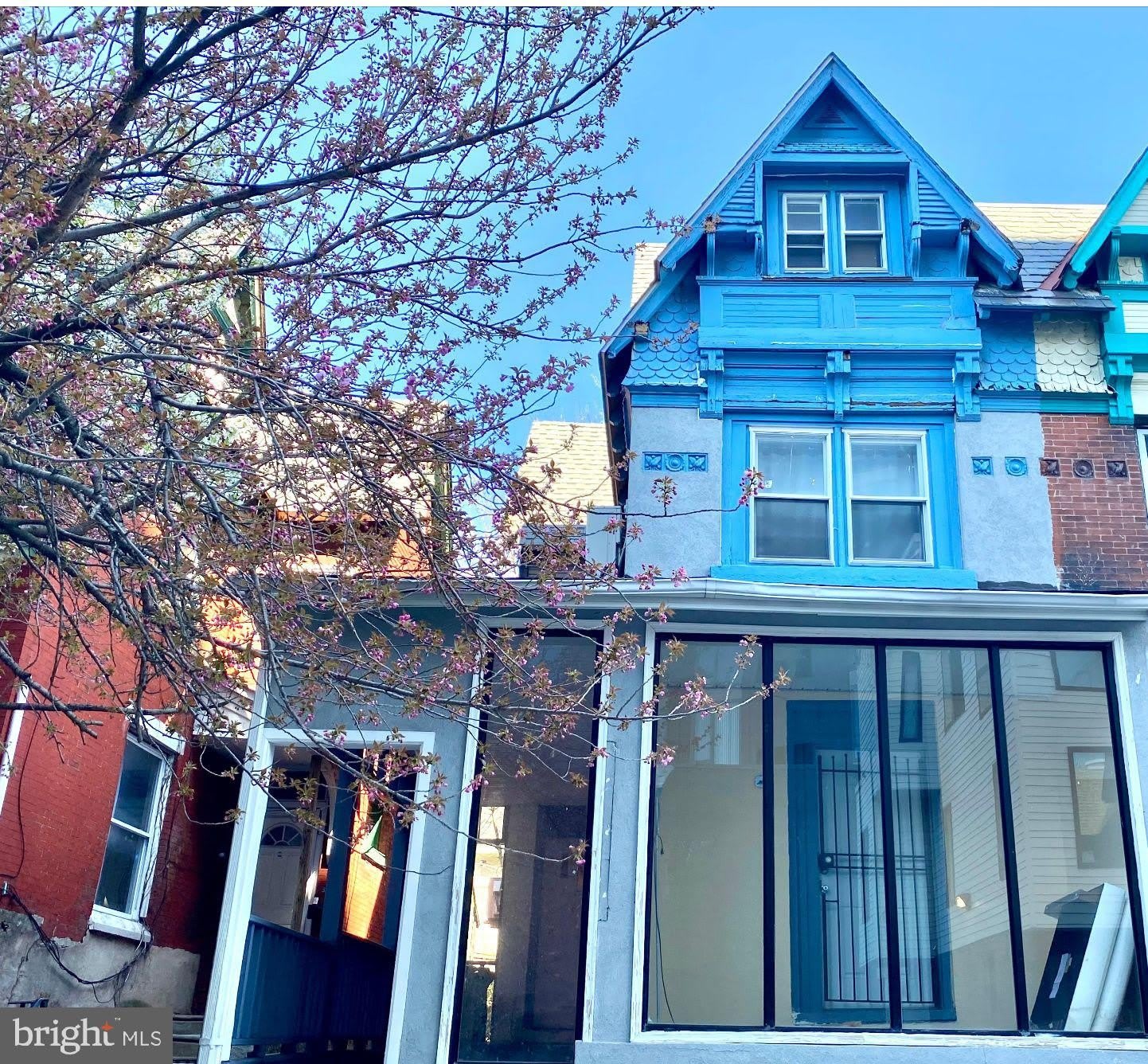 3215 SUMMER Street – photo 1