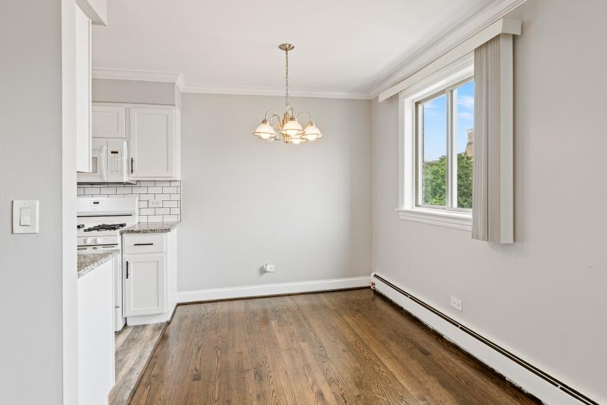 1060 W Hollywood – photo 5