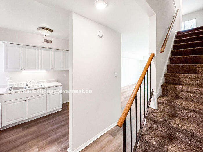 107 Newcastle Drive – photo 3