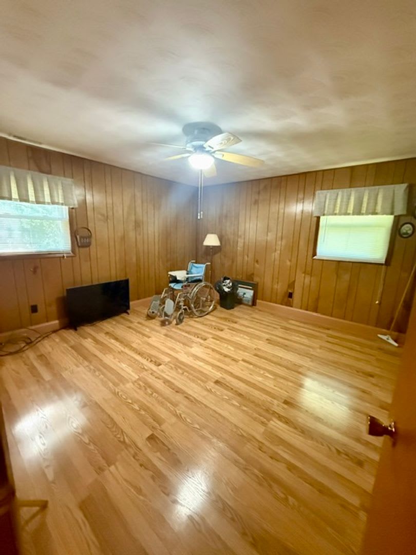 3 Bedroom 1 Full Bath 2 Half bath Brick house for Rent – photo 4