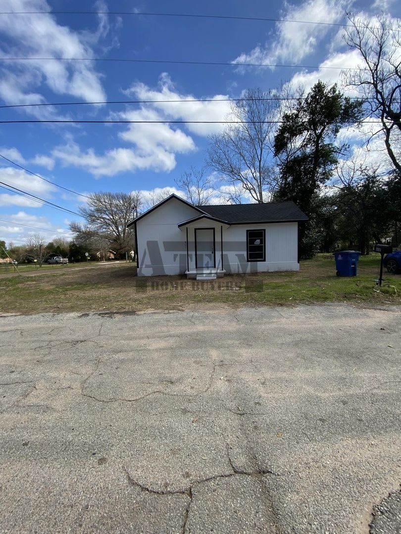 Charming 2 Bedroom 1 Bathroom home in Trinidad Tx – photo 1