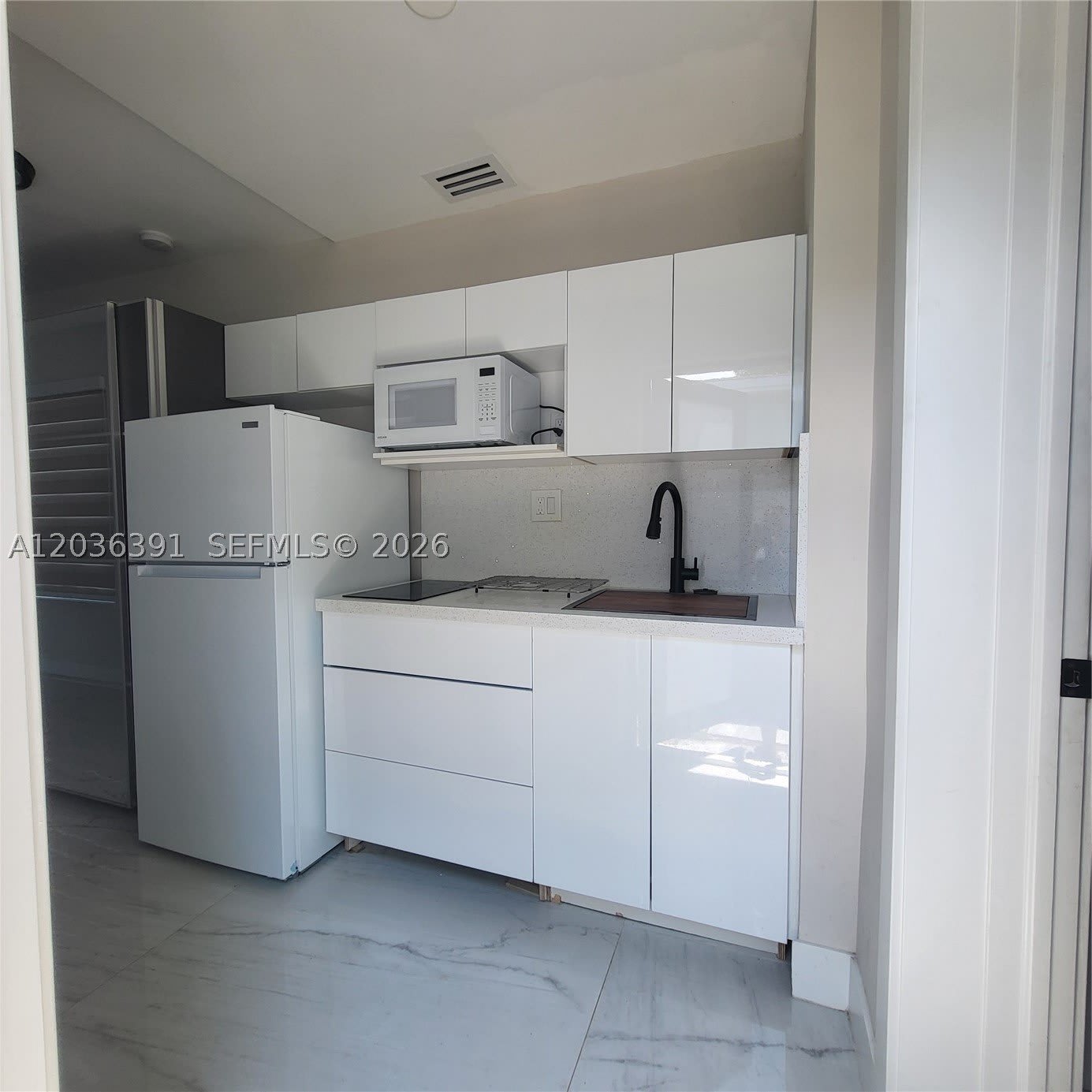 721 SW 5th Ct – photo 4
