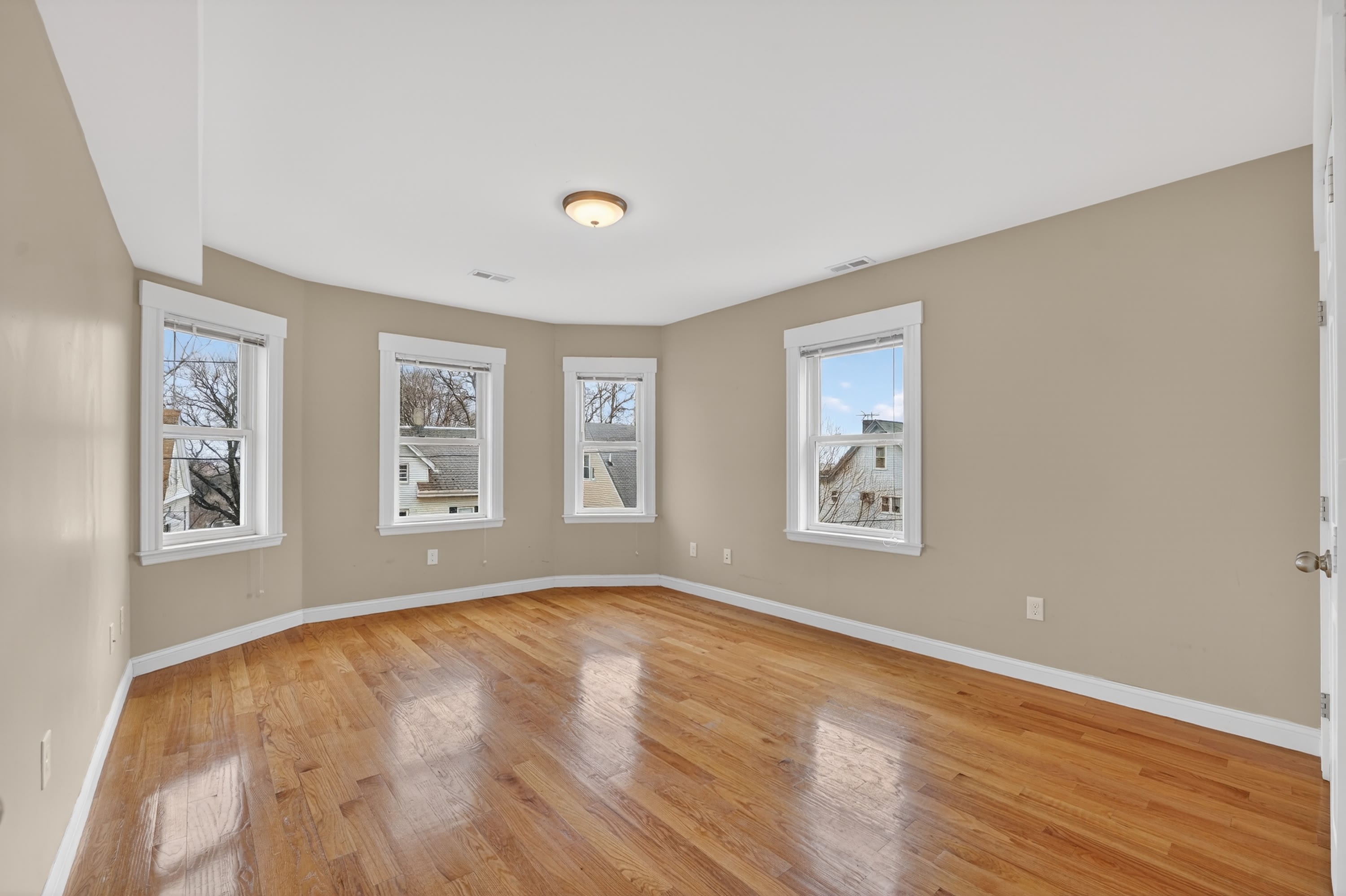 25 Main Street – photo 2