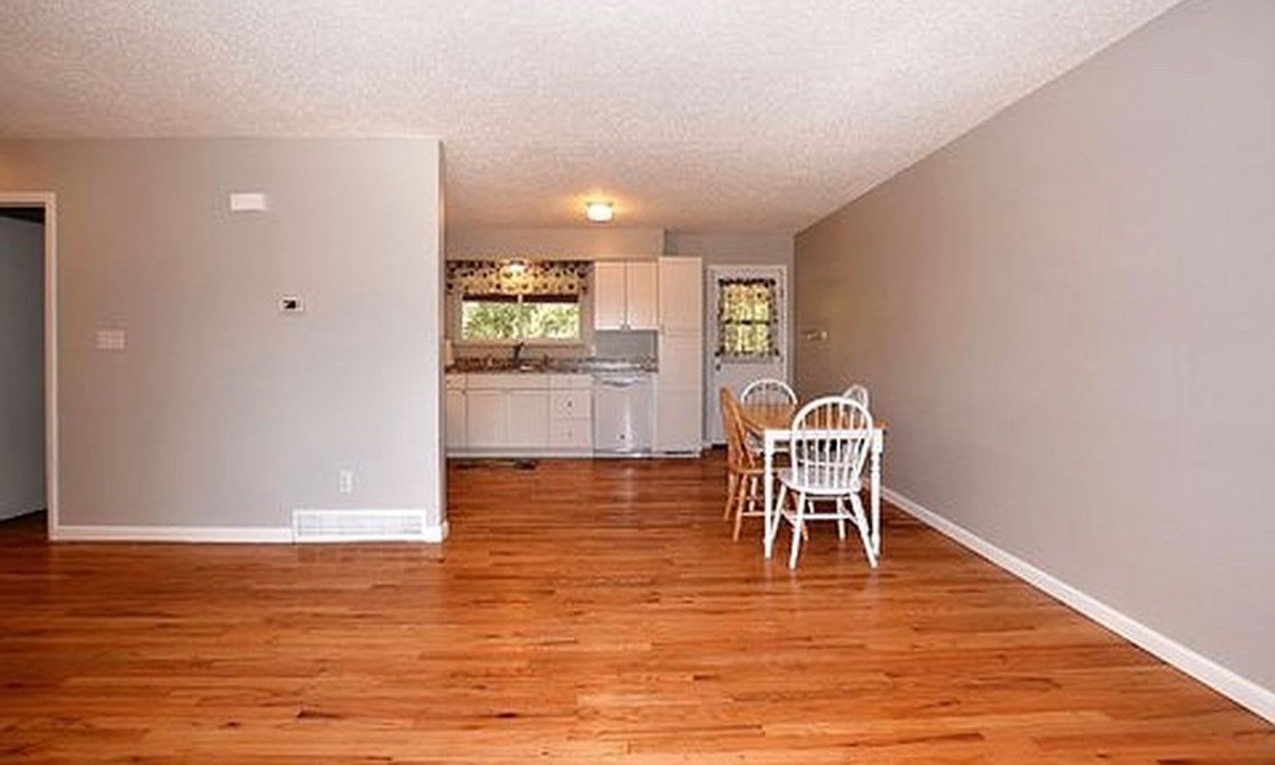 AVAILABLE AUGUST! Huge 4 bedroom/2 bath home with large fenced yard – photo 5