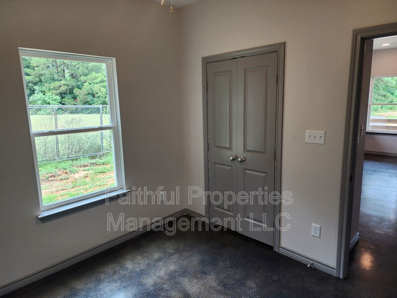 405 North Logan Lane – photo 5