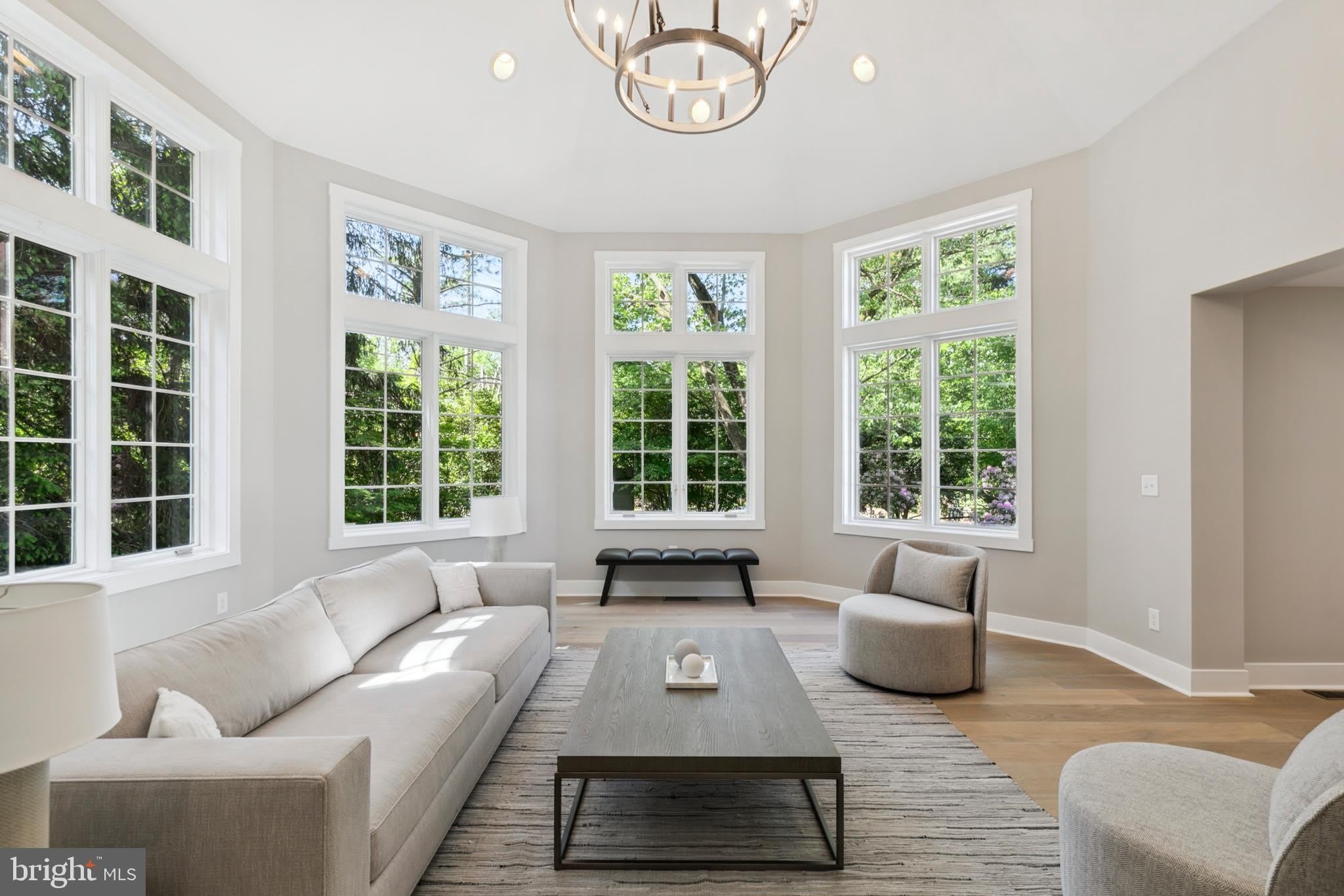 1110 W VALLEY Road – photo 1