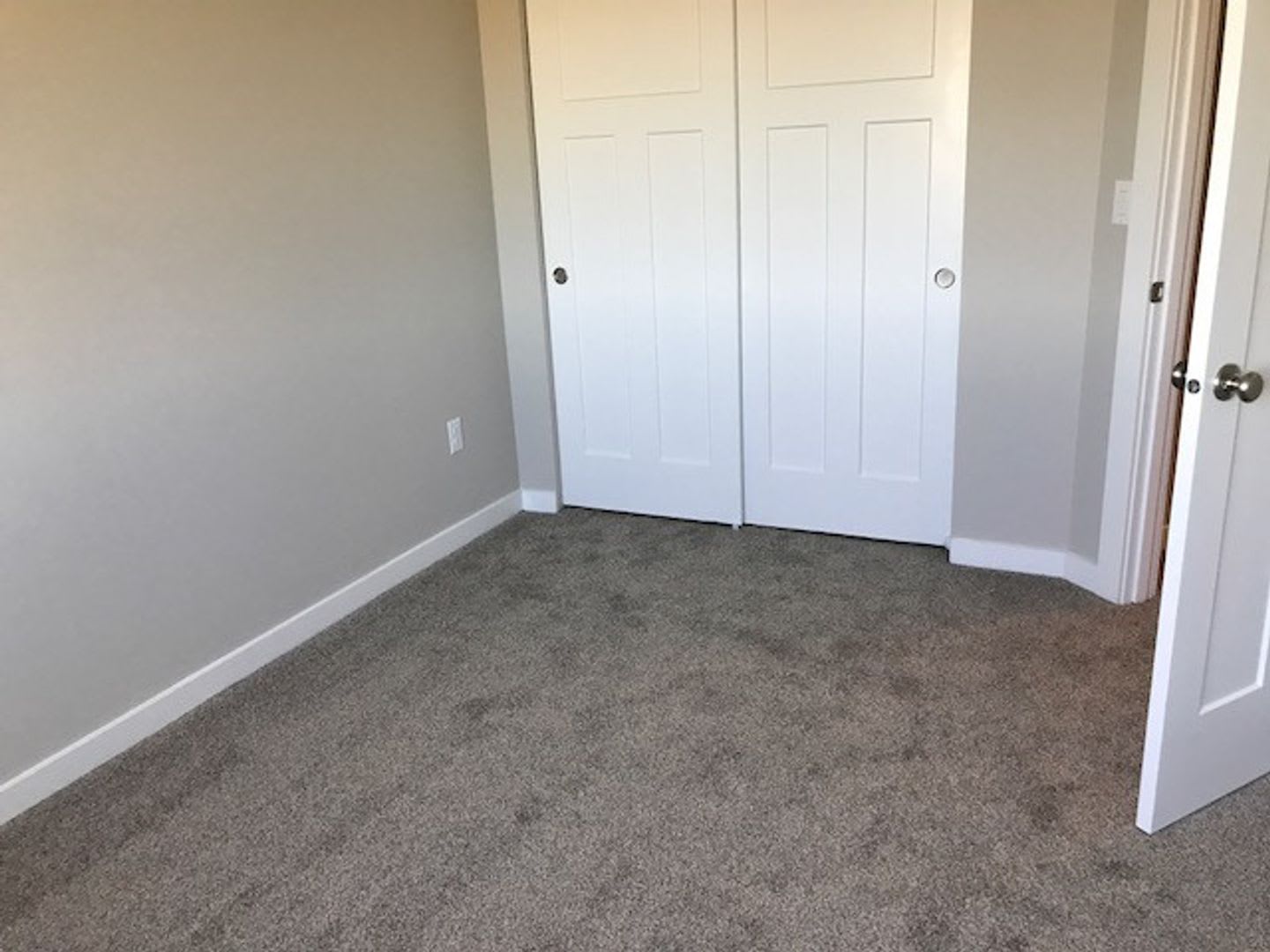 Whether you just want the extra room or need it for your family, our townhomes are calling!! – photo 5