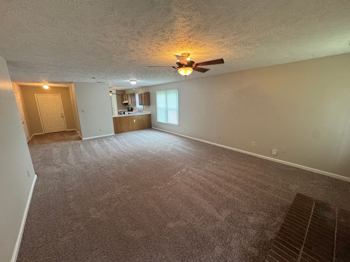 For Rent – photo 2