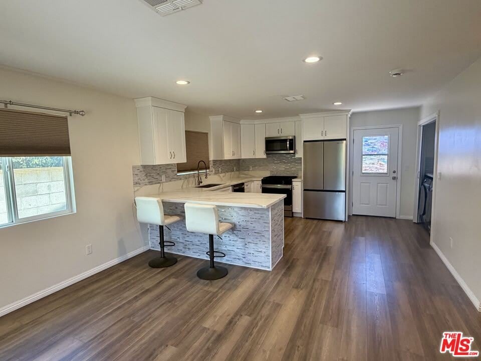 3543 Sanborn Ave – photo 4
