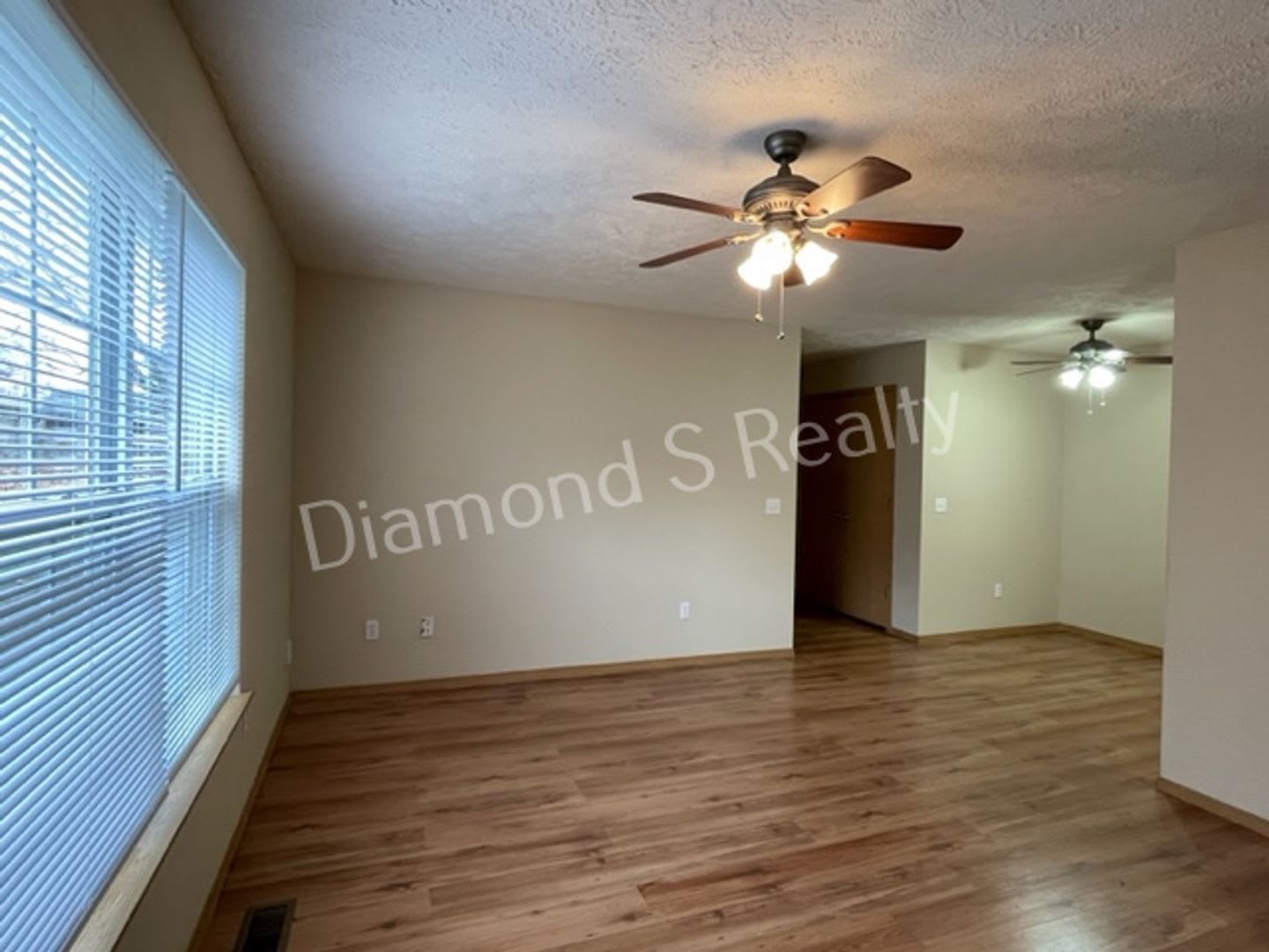 Great Duplex Available Now! – photo 5