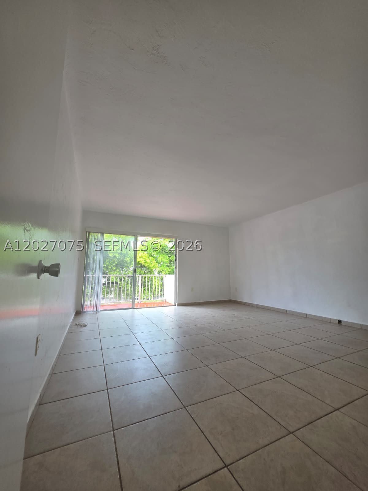 1175 Normandy Dr – photo 2