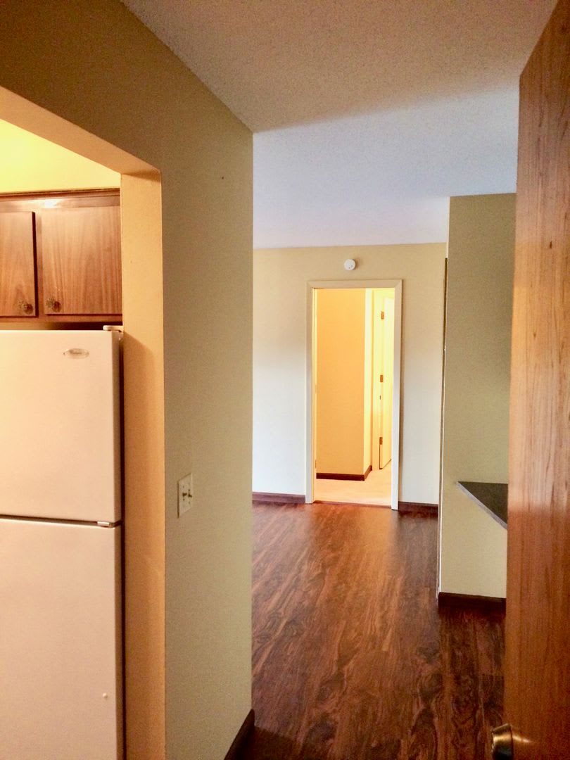 PRIME LOCATION + HEAT AND WATER – photo 2