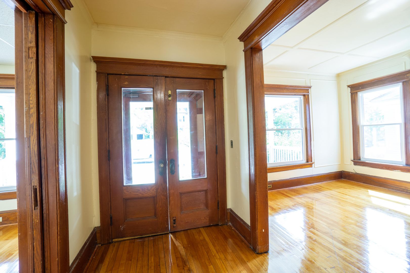 813 Euclid Avenue Gorgeous Single Family Home With Garage And Off Street Parking Available 8 1 27 – photo 5