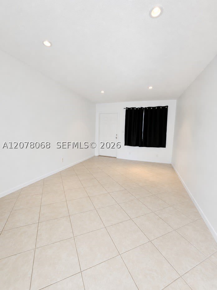 1231 NE 23rd Ave – photo 3