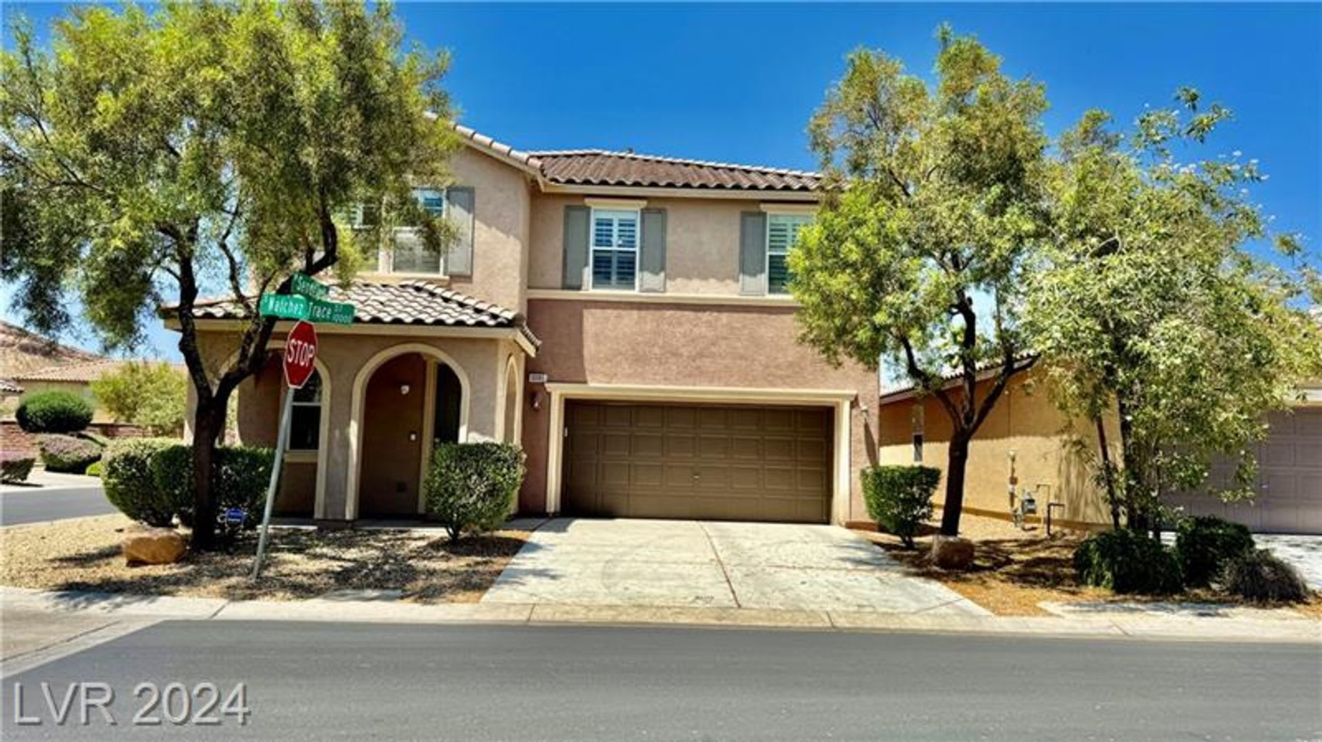beautiful home at mountain's edge – photo 1